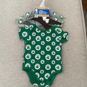 NWT 2 piece Boston Celtics onesies 0-3 months creeper onesie
